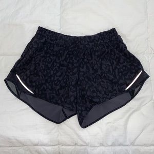 Lululemon Hotty Hot 4” Shorts